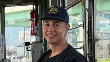 「大きくなりましたね」ユージ 長男3歳の誕生日を祝福！“体重18キロ”の成長ぶりにパパも驚き！仲良し姉弟3ショットに「可愛すぎ」と反響