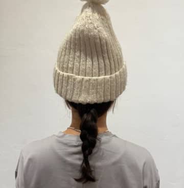 マフラーの日も安心。ニット帽のときにおすすめヘアアレンジ