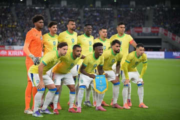 「日本に衝撃の敗戦」「16強を逃す」最多優勝ブラジルはR32で森保ジャパンに敗戦…海外メディアが大胆予測「衰退は明白」「日本に当たるのは不運」