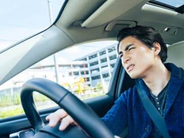 あおり運転をされた時、状況が悪化する『NG行為』3つ　更なるトラブルに発展することも