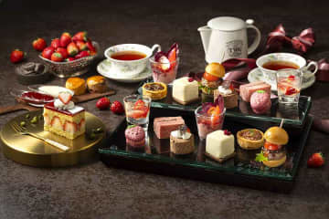 シェラトン都ホテル東京、苺とショコラのアフタヌーンティーを提供　2026年1月6日から