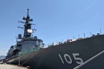 海上自衛隊の船員がクリスマスに作った「ライフライン・ケーキ」　忠実に再現した出来栄えに反響「プロだ、プロ」