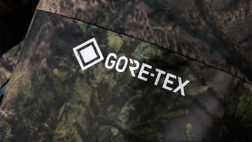 DAIWAの“GORE-TEX”特盛ウィンタージャケット。2層生地を採用しながら蒸れ知らずで冬シーズンの釣りにオススメの1着に。