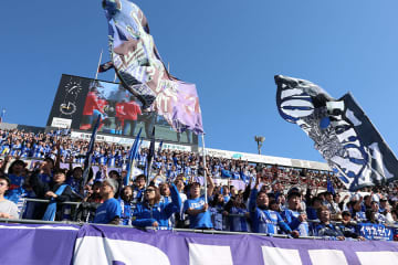 Jクラブ半年限定ユニ「青春時代を感じる」　30年前オマージュの1着が「涙出るくらいカッコいい」