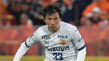 南野拓実負傷…日本代表は「強いが…」「意外と…」清水退団・神戸移籍報道の乾貴士が持論