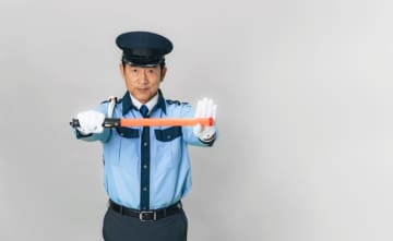 60歳から「警備員」の仕事はきついでしょうか？定年後でどのくらいの収入を得られますか？