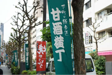 人形町「甘酒横丁」の食べ歩きグルメ3選！たい焼き、甘酒、お惣菜etc.