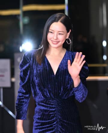 “ソウル大卒”イ・ハニ、10年間所属事務所の未登録運営容疑で検察の送致…「登録完了」