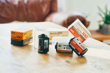 これはカメラです！ 超小型の35mmフィルム型デジタルトイカメラ「OPT100 Neo Film」