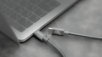 オウルテック、USB4 V2.0準拠の高性能USB-Cケーブル発売。最大80Gbps転送と240W急速充電に対応