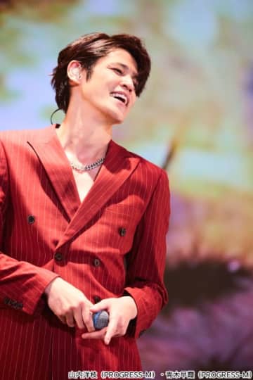 宮野真守、横浜で“VACATIONING”を体現　ツアーファイナルで多彩な「FACE」を魅せる