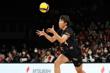 「おまえ、バレーしにきてんだろ？」ルーキー山﨑真裕を奮い立たせたベテラン渡辺俊介の言葉。天皇杯優勝のWD名古屋で輝く努力の結晶