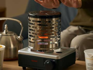 イワタニ、ストーブにもなるカセットコンロ　1台2役