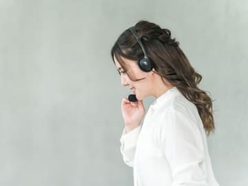 カスハラで金運が下がる？お金持ち体質になれない理由