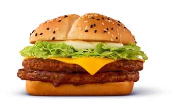 マクドナルド、ドラクエのコラボバーガーを発売！“勇者の剣”柄バンズが楽しめる特別仕様に