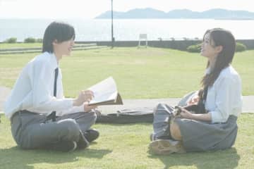 道枝駿佑×生見愛瑠共演『君が最後に遺した歌』、10年間の“愛の軌跡”を切り取った場面写真解禁