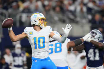 テキサンズ戦を前に昨年のワイルドカード敗退を思い返すチャージャーズQBハーバート