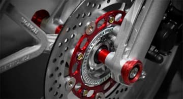 EVATEK からスーパーカブ110用「アルミホイールカラー」が発売！ 軽量化＆彩りを両立する全4色展開