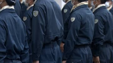 岩手と秋田でクマ駆除の警察官派遣を終了　地元の態勢整備に伴い　11月から他の都道府県警察部隊を特別派遣　警察庁