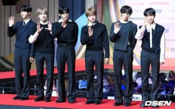 【PHOTO】NCT WISH「2025 SBS歌謡大典」レッドカーペットに登場