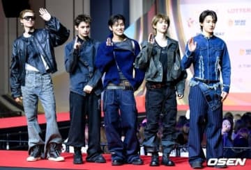 【PHOTO】CORTIS「2025 SBS歌謡大典」レッドカーペットに登場