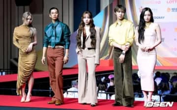 【PHOTO】ALLDAY PROJECT「2025 SBS歌謡大典」レッドカーペットに登場