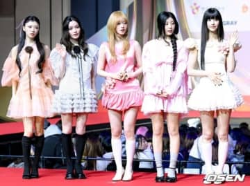 【PHOTO】ILLIT「2025 SBS歌謡大典」レッドカーペットに登場