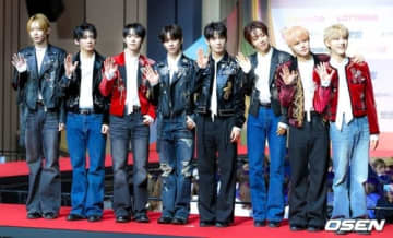 【PHOTO】AHOF「2025 SBS歌謡大典」レッドカーペットに登場