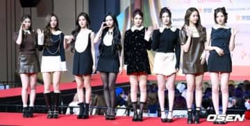 【PHOTO】Hearts2Hearts「2025 SBS歌謡大典」レッドカーペットに登場