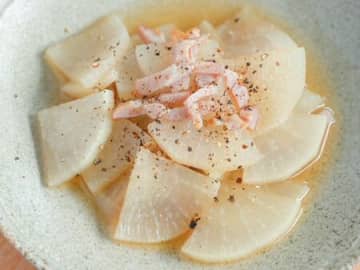 皮剥かない！レンジ加熱もいらない！大根とベーコンの煮浸し