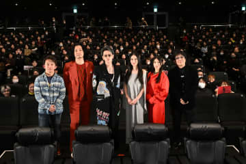 映画『るろうに剣心』舞台挨拶　サプライズで佐藤健&武井咲らが登場！ 大友啓史監督「“剣心の動きは再現できないだろう”と…」