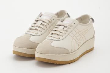 オニツカタイガー×エミ「メキシコ 66」厚底スニーカー、上品アイボリーに“手刺繍風”サイドライン