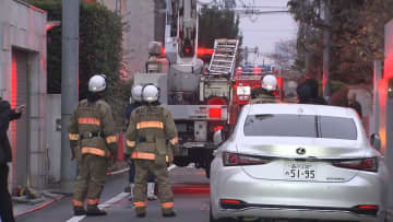 【速報】東京・自由が丘で電柱が燃え約2600軒が停電に「ボンと音がした」信号機も消える