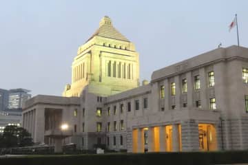 通常国会は１月２３日召集　野党側は４～６月に毎月、党首討論を要求