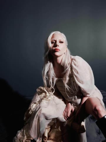 レディー・ガガ、コンサート・フィルム『Lady Gaga in Harlequin Live: One Night Only』を公開