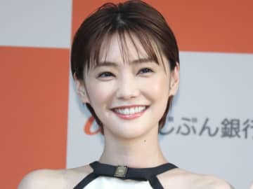 「てへっ！」倉科カナ、クリスマス投稿に反響「世界一可愛い」「最高」