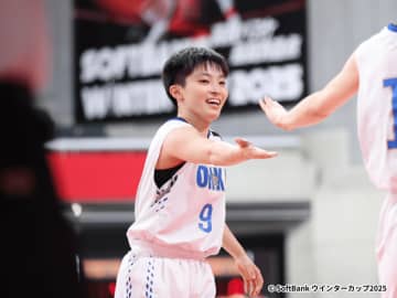 「笑顔でやれ」亡き恩師の言葉を守りウインターカップ8強…接戦でも笑顔で桜花学園を導いた竹内みや