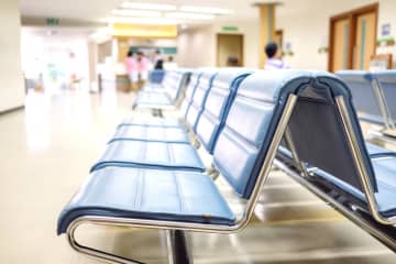 看護師ブランク10年。「機械も薬もわからない」でも → 子育て経験を強みに変えた『意外な武器』