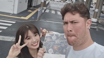 HKT48元メンバー、巨人選手と婚姻届を提出し幸せ満点のツーショットに「末永くお幸せに」「うちのリチャードをよろしく」と祝福の嵐