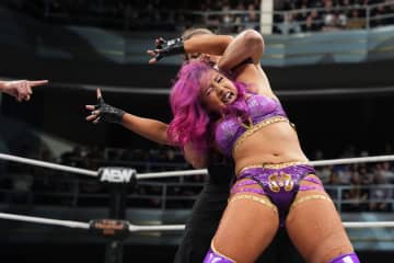 【ＡＥＷ】白川未奈がクリスマスイブに失神ＫＯ負け…マリーナから屈辱のマザーズミルク葬