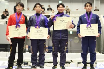＜レスリング＞【写真集】2025年天皇杯全日本選手権／表彰式（男子フリースタイル）