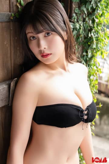 ちとせよしの、等身大抱き枕カバーが期間限定で再販売【商品画像あり】