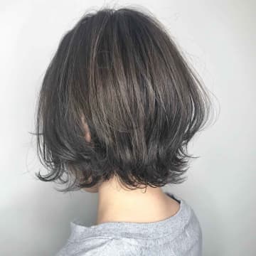 【40・50代】髪型マンネリ化 → 長めでも短めでもキマる！「ウルフヘア」試してみて♡