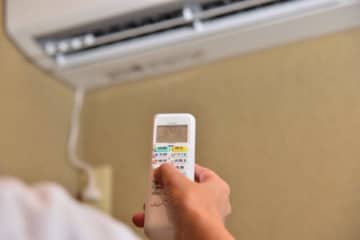 冬の「光熱費」と「カビ」を同時に撃退！ 今すぐできる窓の断熱＆換気術