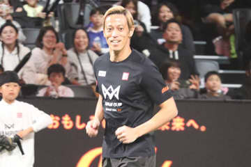 本田圭佑が現役続行の意向表明「批判されてもいい」　オファー明かすも「悩んでいます」