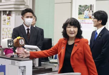 国債発行総額180兆円を決定　3兆円増、超長期債は減額