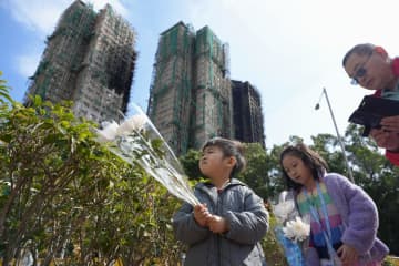 香港大火災被災者「支援不十分」　政府、SNS投稿警告し批判回避