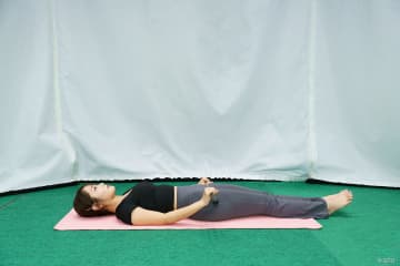 年末年始はコレで決まり！ 「紅白」見ながらコアに刺激を注入 ／ゴルファーのための体幹トレーニンVol.4