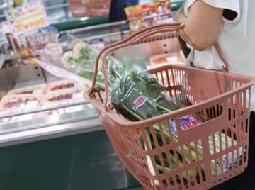 25年の食料品値上げ、2万品超　カカオ豆高騰で菓子最高18％高