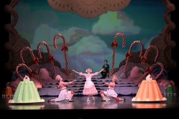甘くて、キュートで、世界にひとつ。新国立劇場バレエ団のオリジナル版『くるみ割り人形』